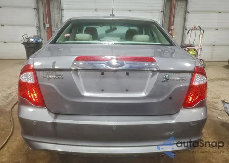 2010 Ford Fusion Hybrid z USA, uszkodzony, nr VIN 3FADP0L39AR280138